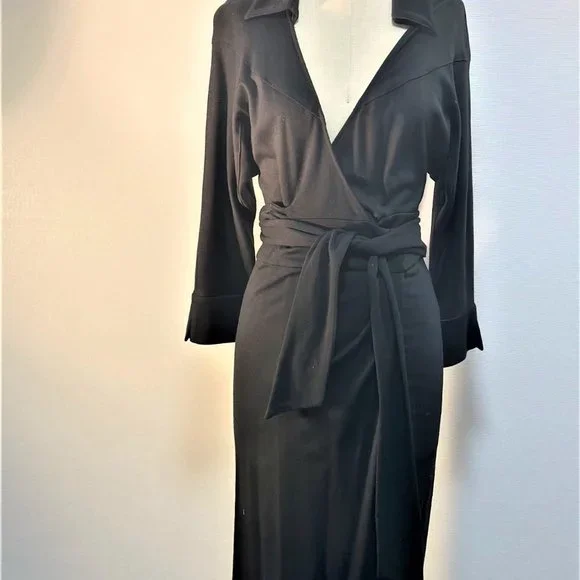 ORIGINAL DIANE VON FUSTENBERG VINTAGE WRAP DRESS, SIZE 12 - Picture 2 of 4